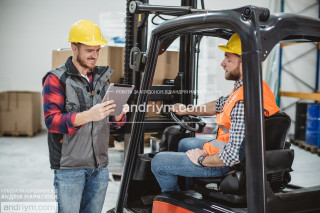 ВОДІЙ АВТОНАВАНТАЖУВАЧА НА ФАБРИКУ