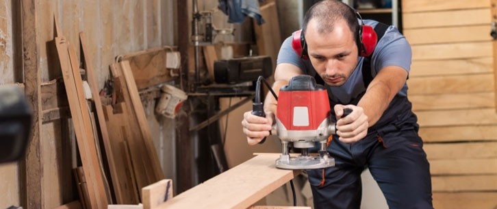 ПОМІЧНИК СТОЛЯРА