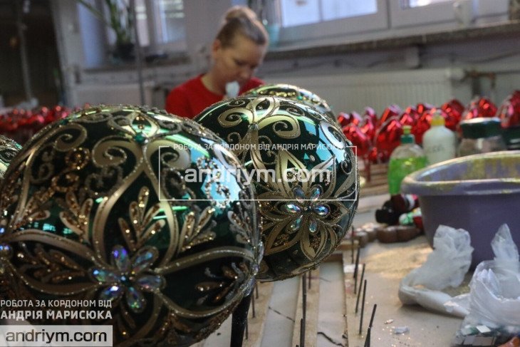 ВИРОБНИЦТВО СВЯТКОВИХ ПРИКРАС