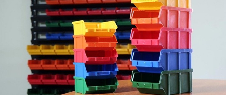 РОБІТНИК НА ПЛАСТИКОВУ ПРОДУКЦІЮ