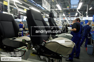 Оператор на виробництві автомобільних крісел