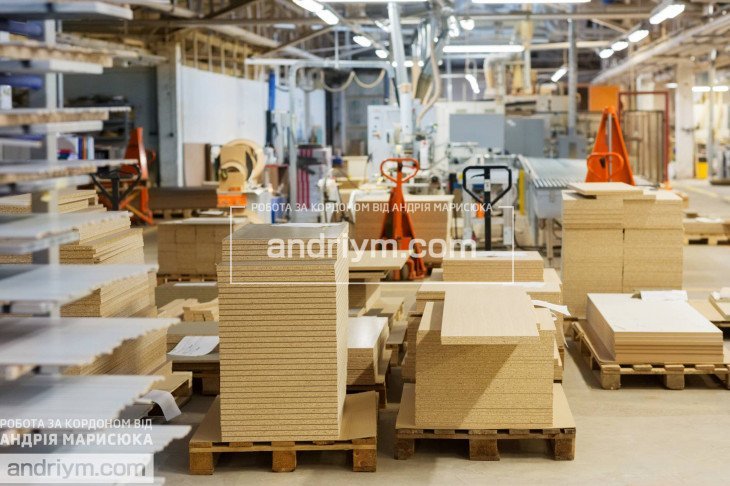 РІЗНОРОБОЧІ НА МЕБЛЕВУ ФАБРИКУ