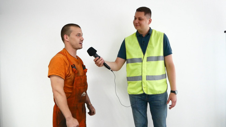 OPERATOR AT THE FURNITURE FACTORY