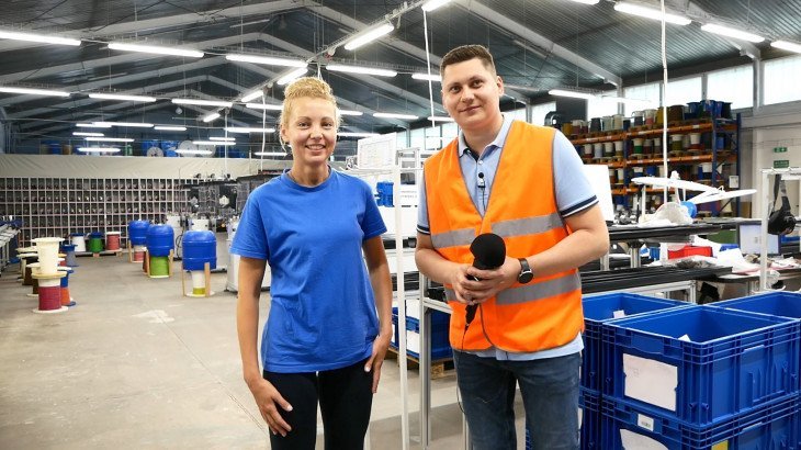 EMPLOYEE FOR THE PRODUCTION OF PLASTIC PARTS FOR HOUSEHOLD APPLIANCES