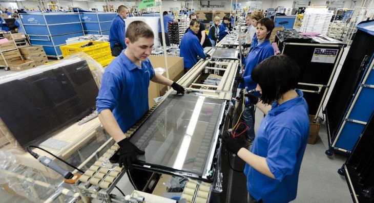 ПРАЦІВНИКИ ФАБРИКИ PANASONIC