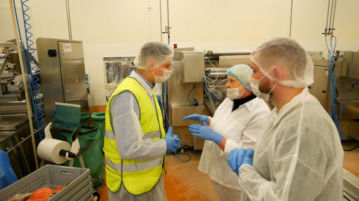 EMPLOYEES FOR FISH PRODUCTION