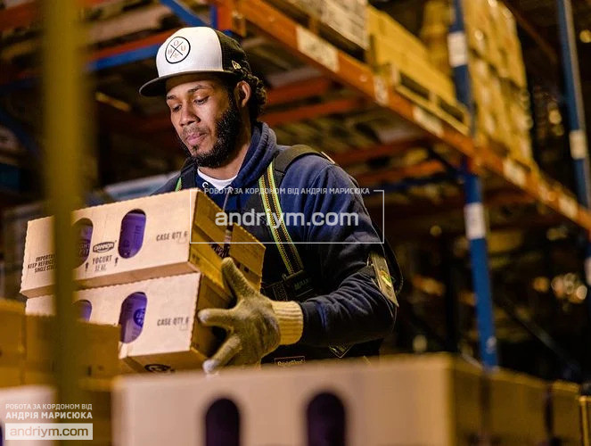 Food department worker