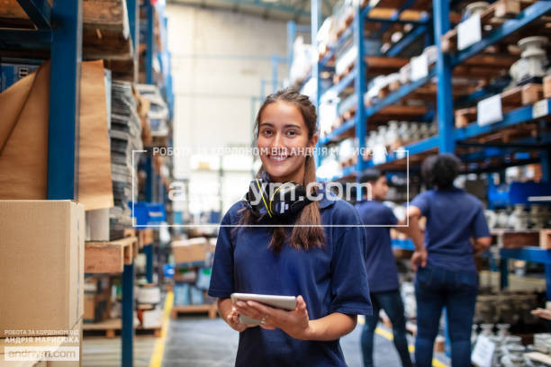 Warehouse worker for clothing and home goods