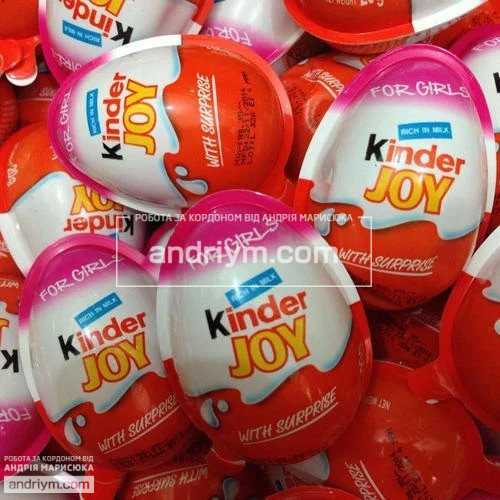 Kinder Joy packaging worker