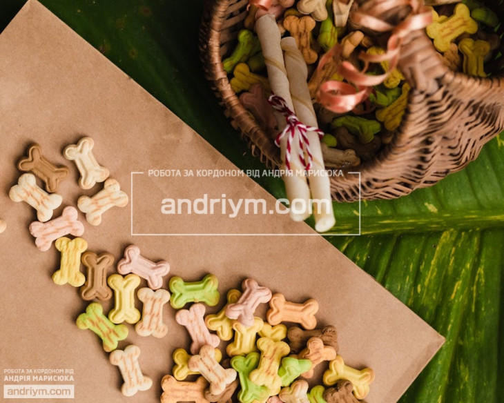 Pet supplies warehouse worker