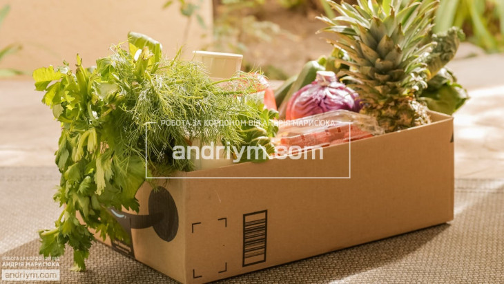 Worker for packing greens