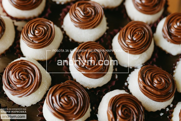 Worker for confectionery production