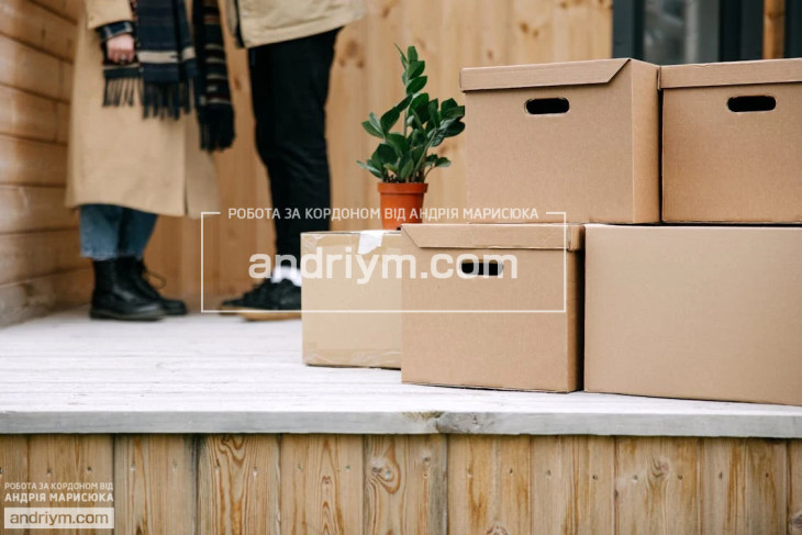 Worker for packing underwear